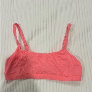 Skims pink bra